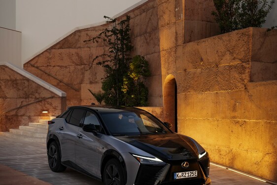 Lexus RZ 2025
