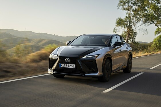 Lexus RZ 2025