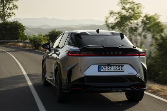 Lexus RZ 2025