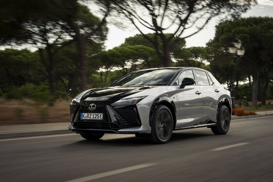Lexus RZ 2025