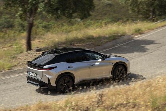 Lexus RZ 2025