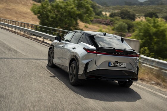 Lexus RZ 2025