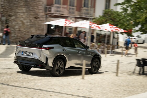 Lexus RZ 2025