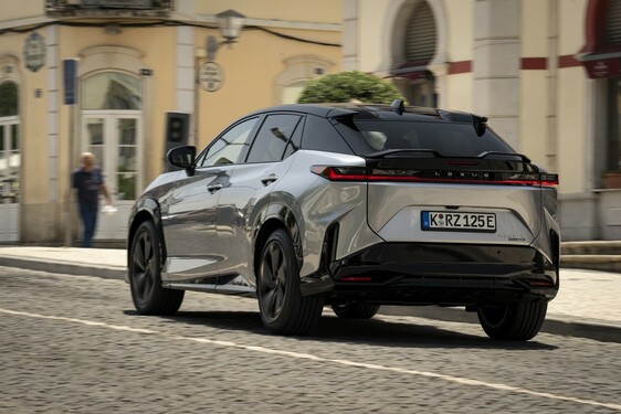 Lexus RZ 2025