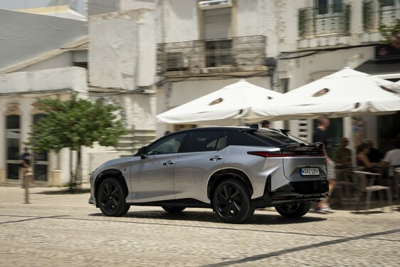Lexus RZ 2025