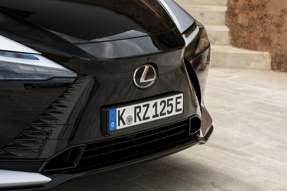 Lexus RZ 2025