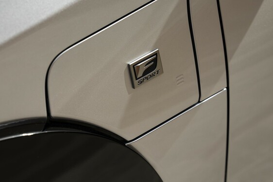 Lexus RZ 2025