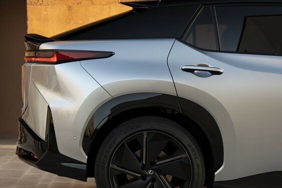 Lexus RZ 2025