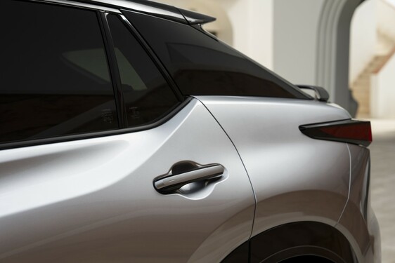 Lexus RZ 2025