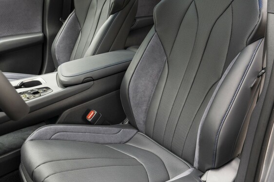 Lexus RZ 2025