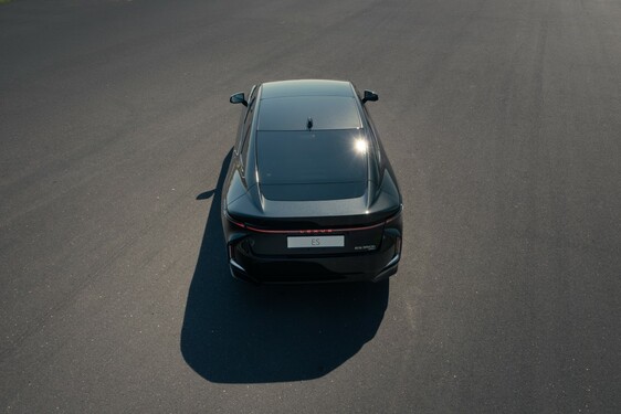 Lexus ES 2025