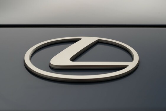 Lexus ES 2025