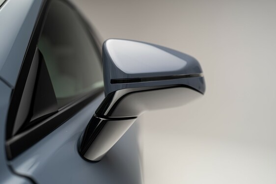 Lexus ES 2025