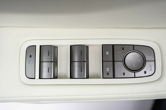 Lexus ES 2025