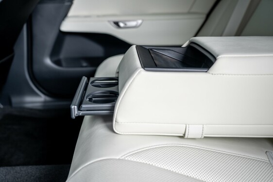 Lexus ES 2025