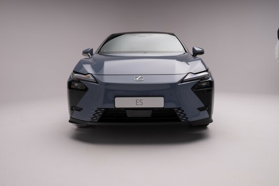 Lexus ES 2025