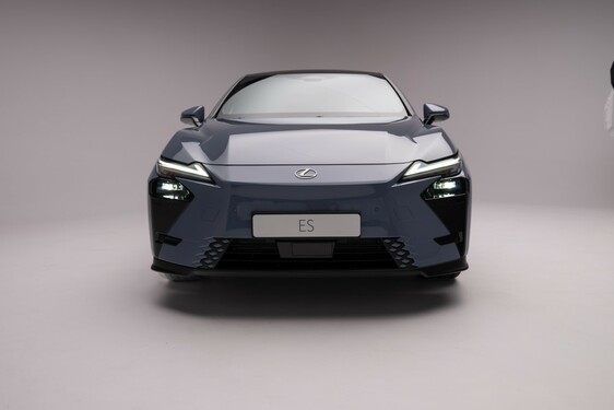 Lexus ES 2025