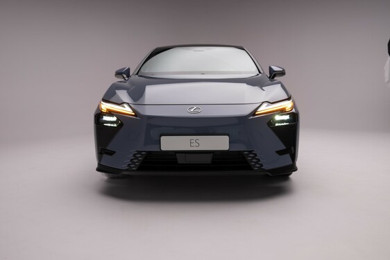 Lexus ES 2025