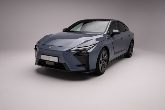 Lexus ES 2025