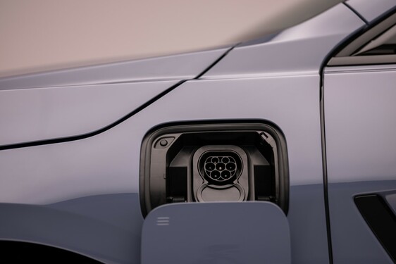 Lexus ES 2025