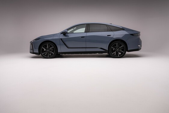 Lexus ES 2025