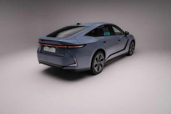 Lexus ES 2025