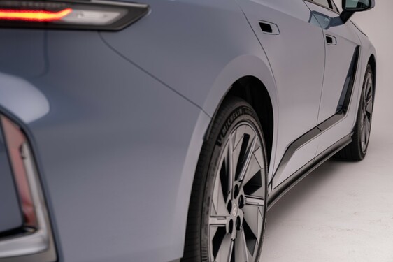 Lexus ES 2025