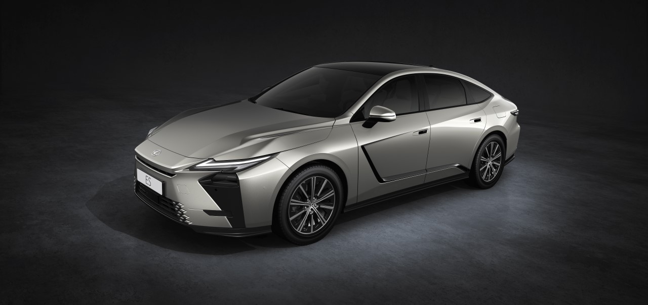 ÚPLNE NOVÝ LEXUS ES POSÚVA ŠTÝL, LUXUS A KULTIVOVANOSŤ SEDANU NA VYŠŠIU ÚROVEŇ