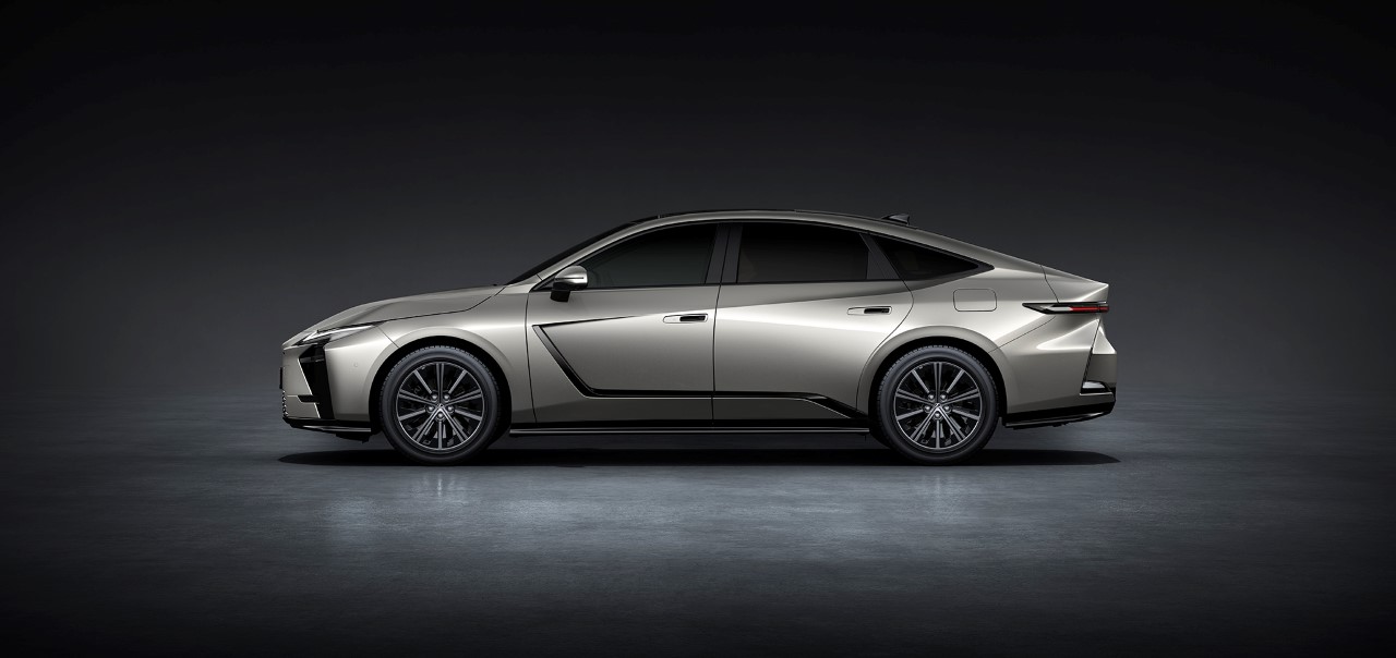 Evropská premiéra: nový Lexus ES posouvá styl, luxus a kultivovanost sedanu na vyšší úroveň 