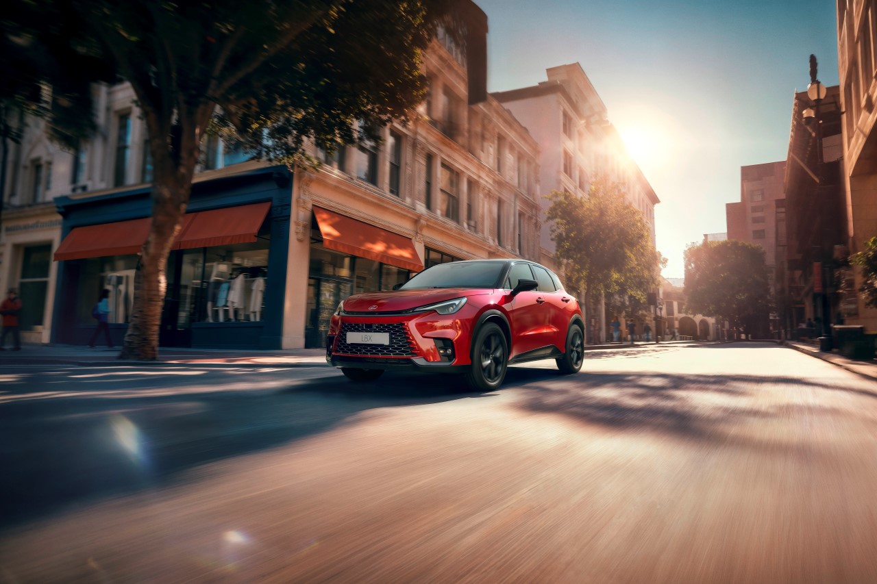 LEXUS LBX PONÚKA VÄČŠÍ VÝBER A ŠTÝL S NOVOU EDÍCIOU VIBRANT EDITION