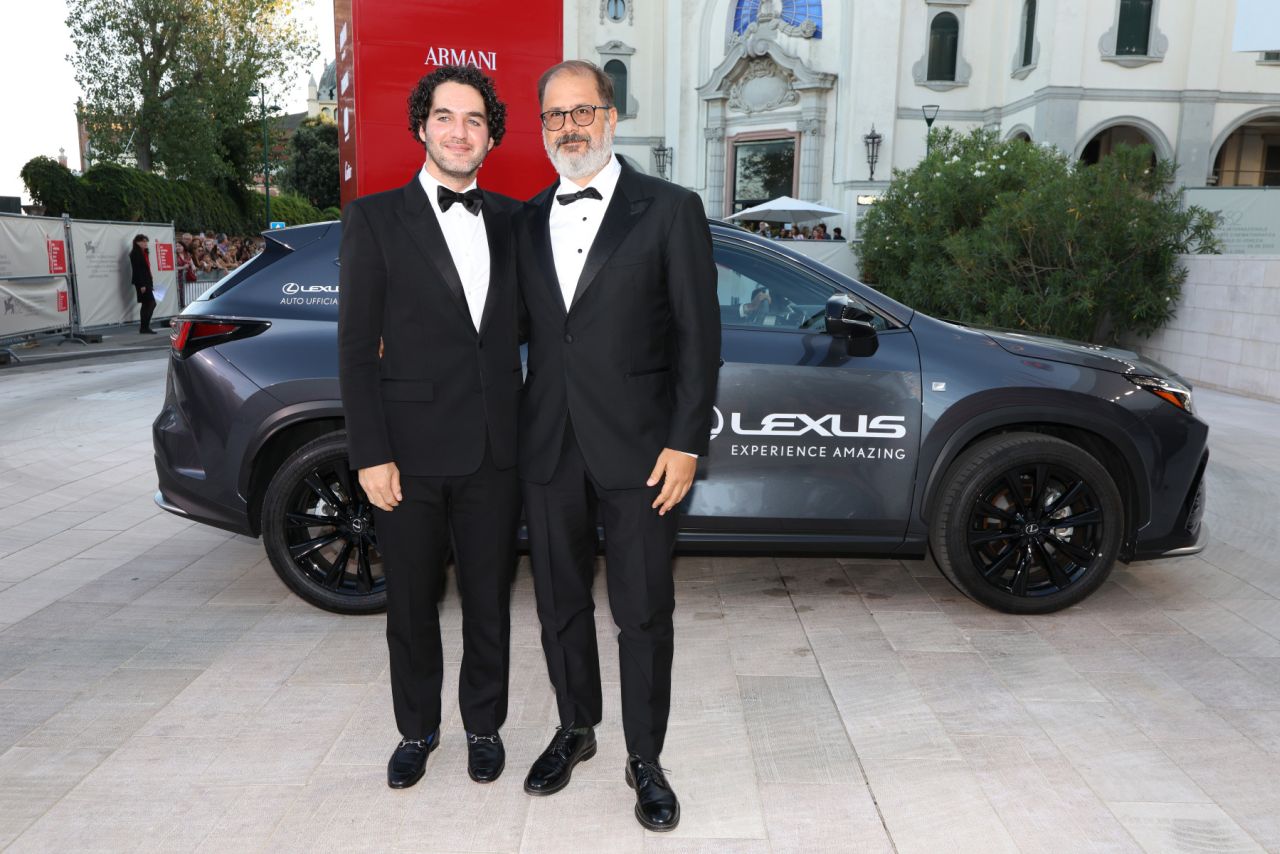 LEXUS OSLAVIL VÍTĚZE ZLATÉHO LVA JIMA JARMUSCHE PŘI ZÁVĚRU 82. MEZINÁRODNÍHO FILMOVÉHO FESTIVALU V BENÁTKÁCH