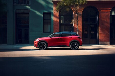 Väčšie neznamená prémiovejšie. Lexus prichádza s dôkazom