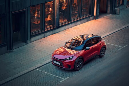 Väčšie neznamená prémiovejšie. Lexus prichádza s dôkazom