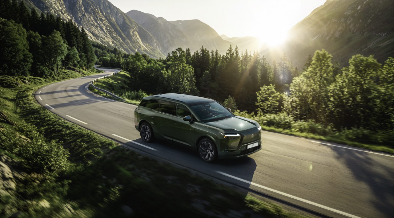 LEXUS ODHAĽUJE MODEL TZ – ÚPLNE NOVÉ, PLNE ELEKTRICKÉ ŠESŤMIESTNE SUV