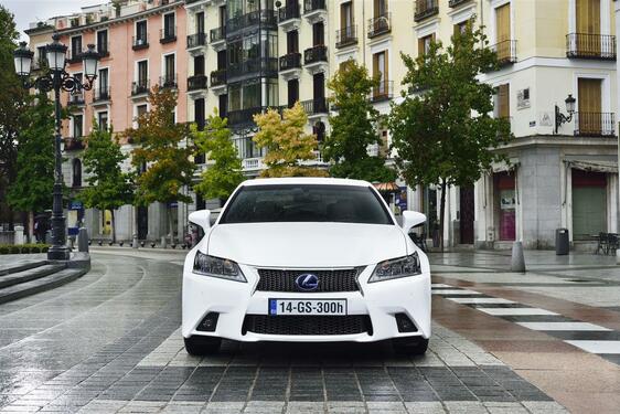 GS 300h 2013