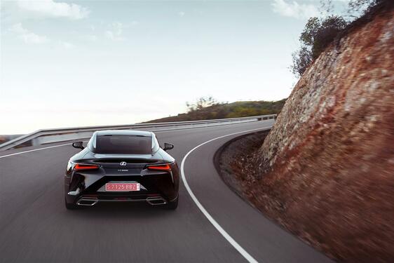 LC 500h 2016