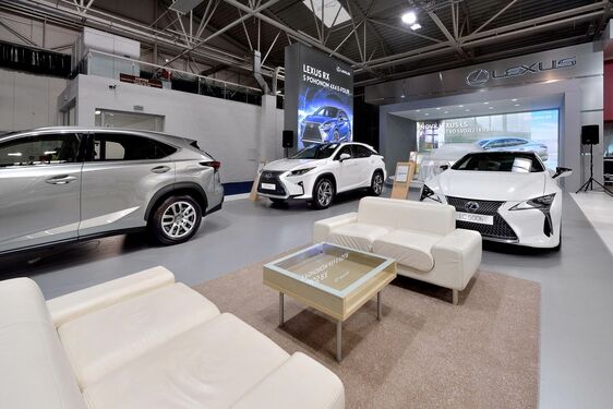 ZNAČKA LEXUS ZÍSKALA NA AUTOSALÓNE V BRATISLAVE AŽ DVE OCENENIA