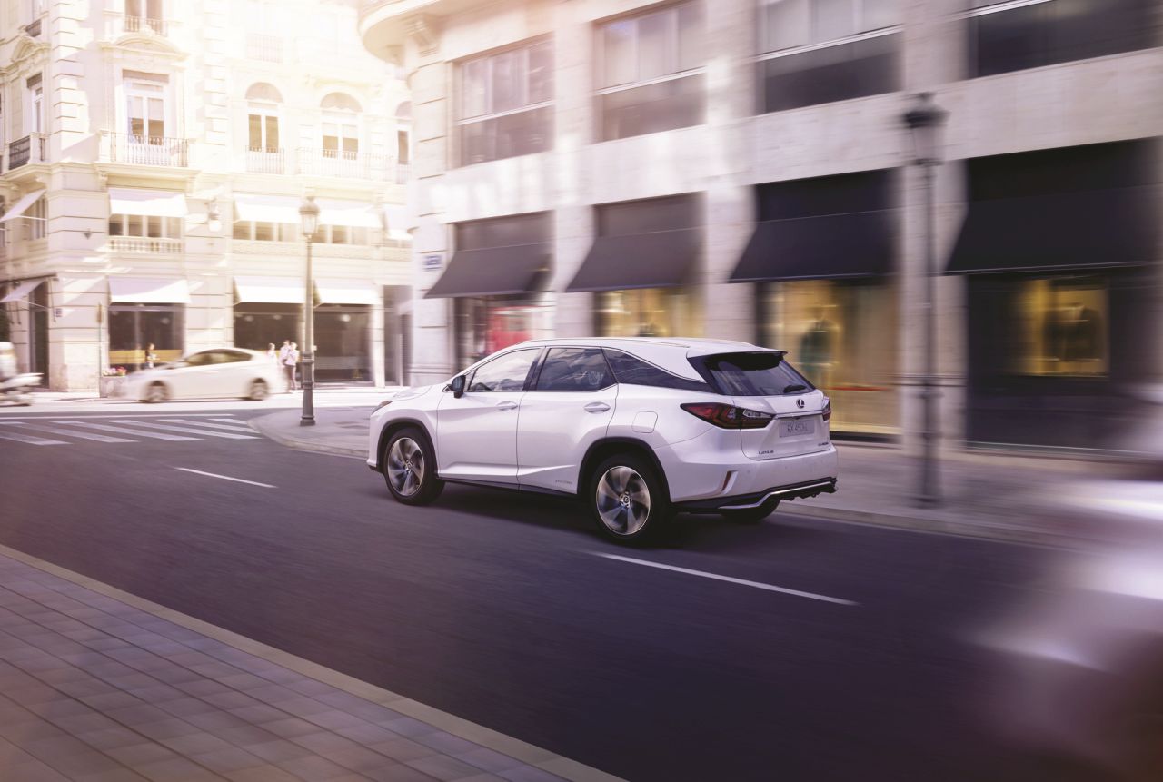 LEXUS UVÁDZA SVOJ PRVÝ SEDEMMIESTNY MODEL V EURÓPE –RX L