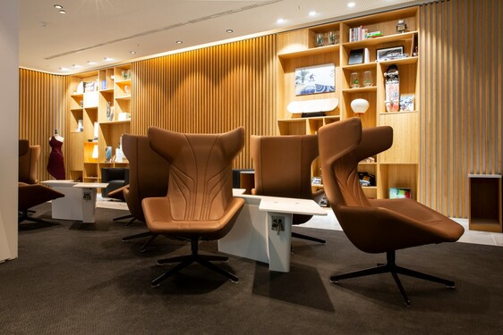LOUNGE by Lexus