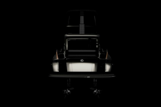 LEXUS LY 650