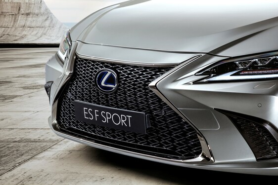 Lexus ES F Sport