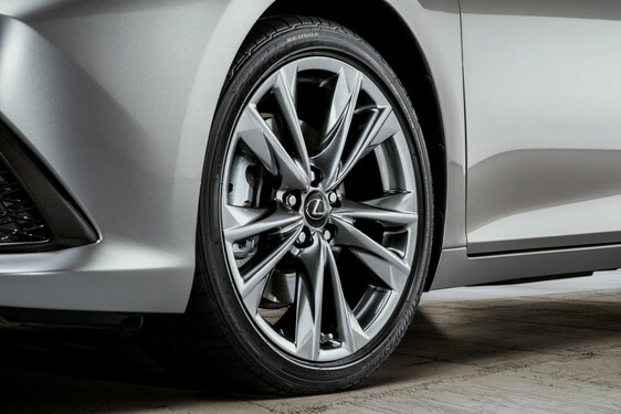 Lexus ES F Sport