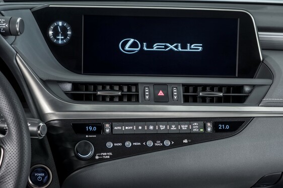 Lexus ES F Sport