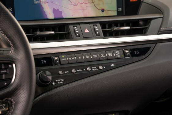 Lexus ES F Sport
