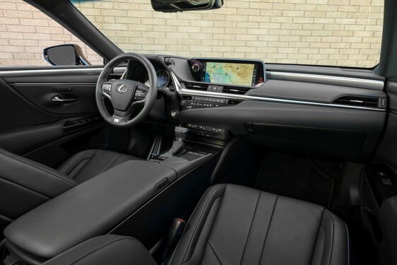 Lexus ES F Sport