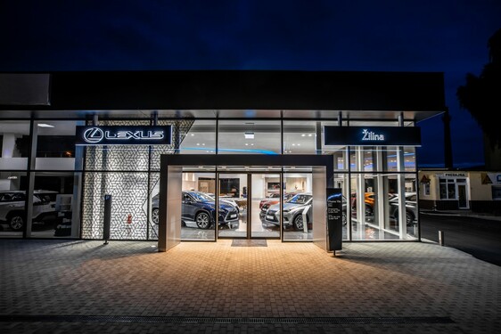 LEXUS ROZŠIRUJE SVOJU PREDAJNÚ SIEŤ OTVORENÍM NOVÉHO SHOWROOMU V ŽILINE 