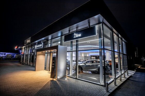 LEXUS ROZŠIRUJE SVOJU PREDAJNÚ SIEŤ OTVORENÍM NOVÉHO SHOWROOMU V ŽILINE 