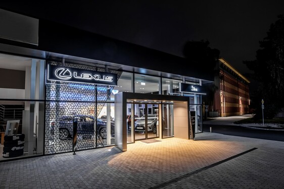 LEXUS ROZŠIRUJE SVOJU PREDAJNÚ SIEŤ OTVORENÍM NOVÉHO SHOWROOMU V ŽILINE 