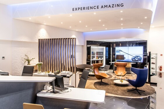 LEXUS ROZŠIRUJE SVOJU PREDAJNÚ SIEŤ OTVORENÍM NOVÉHO SHOWROOMU V ŽILINE 