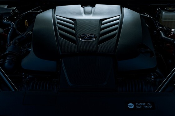 V kupé Lexus LC 2021 má premiéru nová farba – žiarivá oranžová